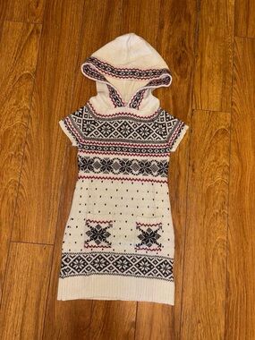 Vintage hooded sweater with grunge design
